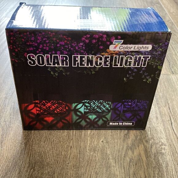🔥FIRM NEW Solar Color Changing Fence Lights - Picture 1 of 10